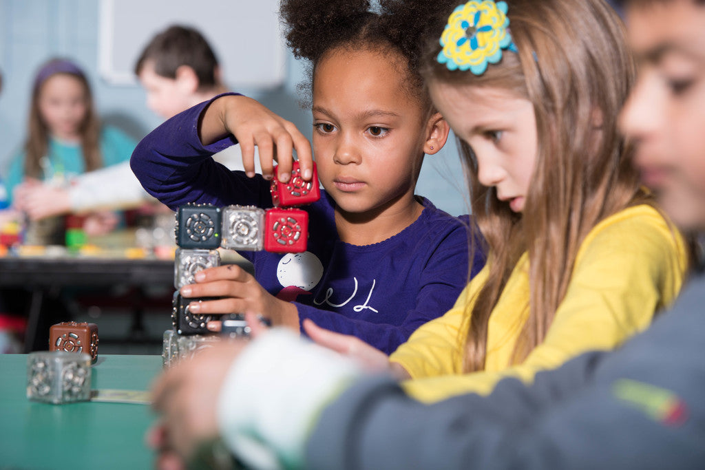 Ready2STEM - Cubelets - Boundless Builders